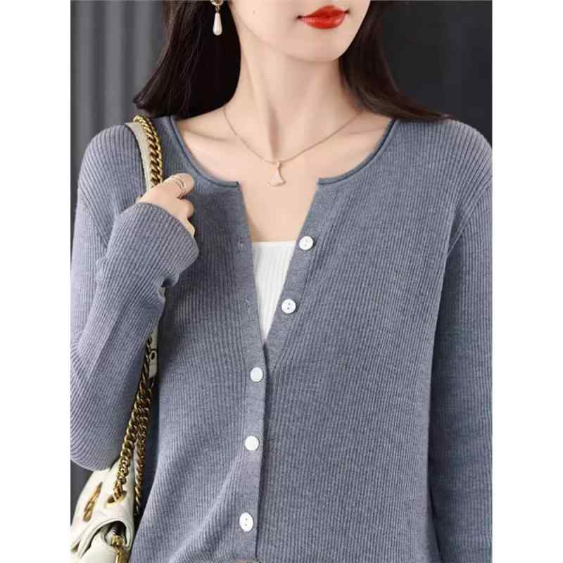 春 コーデ レディース ファッション オシャレ カワイイ シンプル きれいめ ナチュラル 上品カジュアル 婦人服 シンプル スリムトップス カール ラウンドネック ニット カーディガン コート フェミニン スリム セーター 薄手
