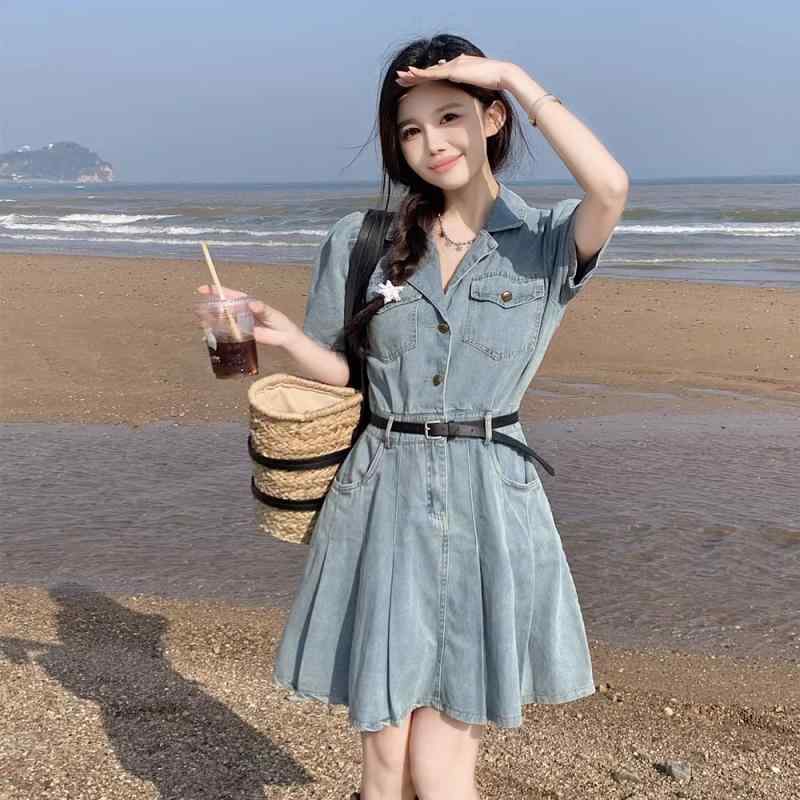 春 コーデ レディース ファッション オシャレ カワイイ シンプル きれいめ ナチュラル 上品カジュアル 婦人服 大きいサイズ フレンチ ウエスト スリム デニム Aライン スカート 夏 半袖 プリーツ ドレス