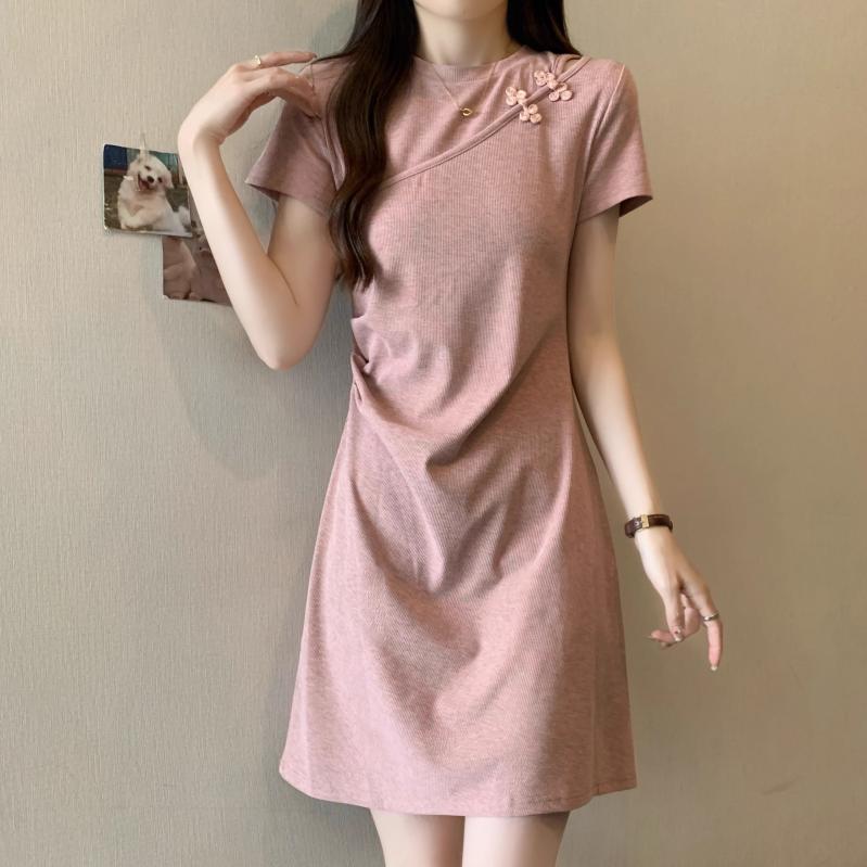 春 コーデ レディース ファッション オシャレ カワイイ シンプル きれいめ ナチュラル 上品カジュアル 婦人服 ミドル丈 半袖 Tシャツ ドレス 夏 スリム プレート ボタン