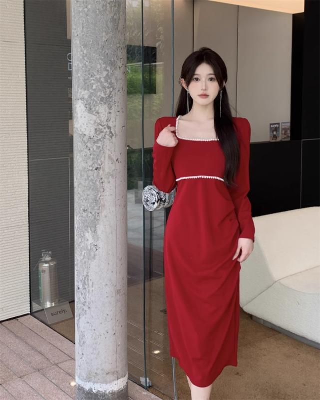 春 コーデ レディース ファッション オシャレ カワイイ シンプル きれいめ ナチュラル 上品カジュアル 婦人服 フレンチ風スクエア ネック 赤 ドレス ハイエンド ウエスト スリム ロング スカート