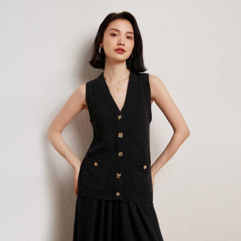 春 コーデ レディース ファッション オシャレ カワイイ シンプル きれいめ ナチュラル 上品カジュアル 婦人服 バックル ベスト ノースリーブニット ウール ジャケット