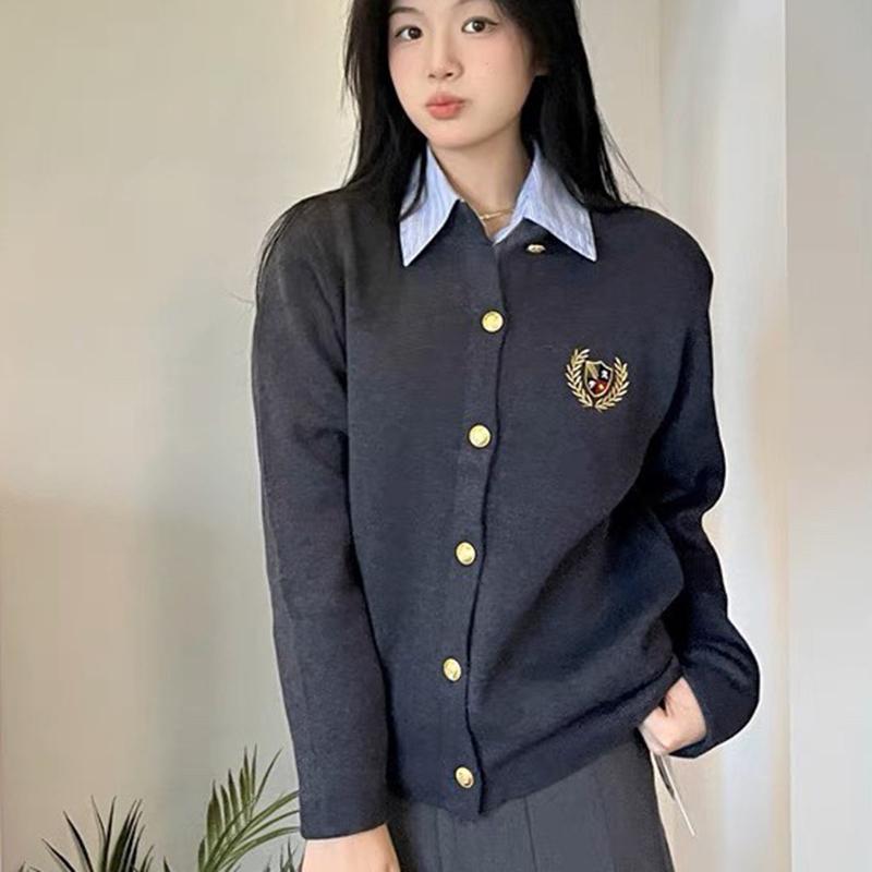 春 コーデ レディース ファッション オシャレ カワイイ シンプル きれいめ ナチュラル 上品カジュアル 婦人服 英国スタイル カレッジ ウール セーター カーディガン ラウンドネック ジャケット ニット アウターウェア