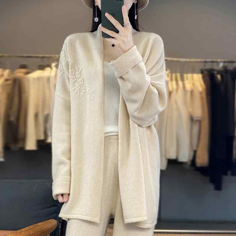 春 コーデ レディース ファッション オシャレ カワイイ シンプル きれいめ ナチュラル 上品カジュアル 婦人服 ウール セーター カーディガン ミドル丈 ストール コート