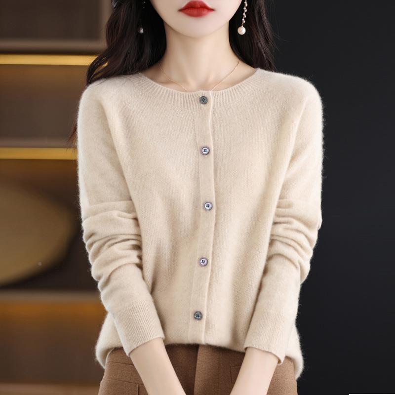 春 コーデ レディース ファッション オシャレ カワイイ シンプル きれいめ ナチュラル 上品カジュアル 婦人服 ワンライン 服 ニット カ..