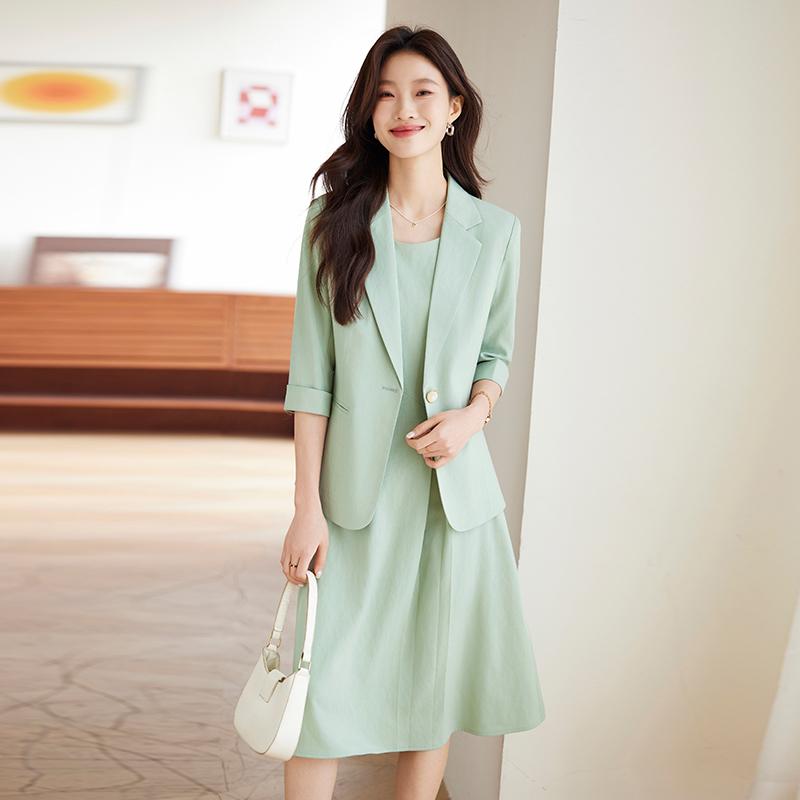 春コーデレディースファッションオシ...