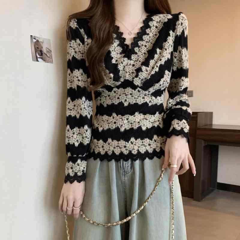 Rakuten - 春 コーデ レディース ファッション オシャレ カワイイ シンプル きれいめ ナチュラル 上品カジュアル 婦人服 Vネック ハイエンド レース ジャカード トップス レイヤリング シャツ