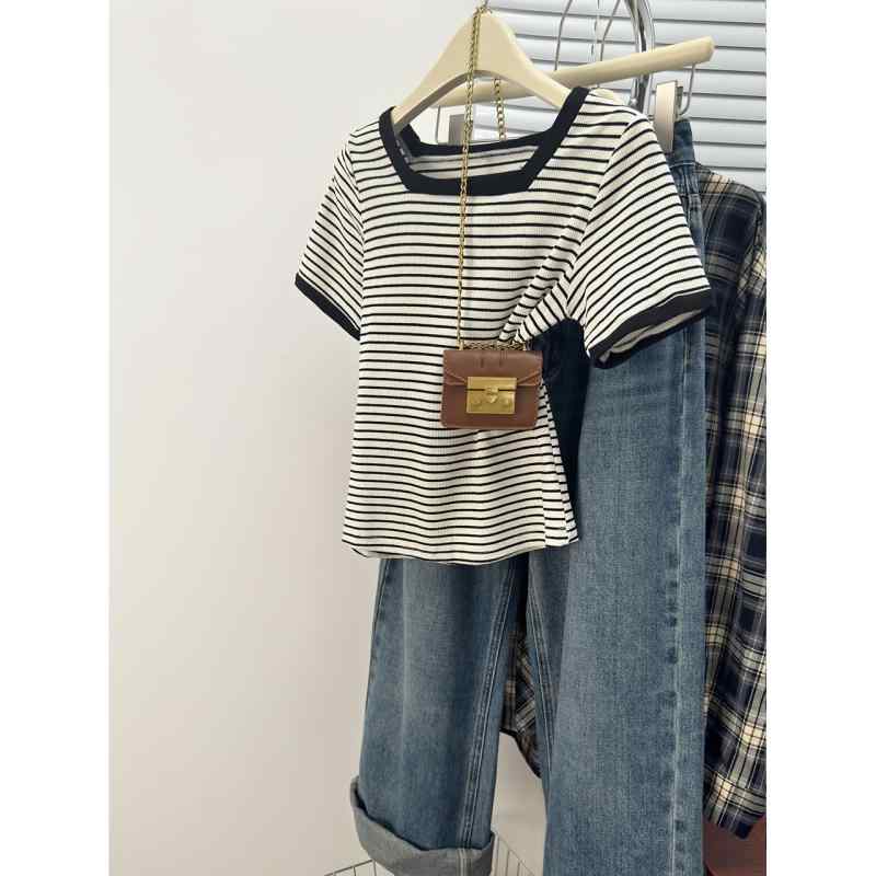 春 コーデ レディース ファッション オシャレ カワイイ シンプル きれいめ ナチュラル 上品カジュアル 婦人服 黒 白 ストライプ 半袖 Tシャツ 夏 スリムフィット ハイエンド スクエアネック トップス