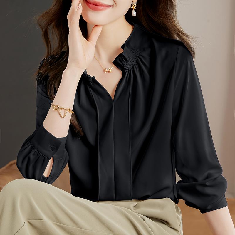春 コーデ レディース ファッション オシャレ カワイイ シンプル きれいめ ナチュラル 上品カジュアル 婦人服 シャツ 長袖 フリル Vネック スリム トップス 通勤ウェア 面接ウェア