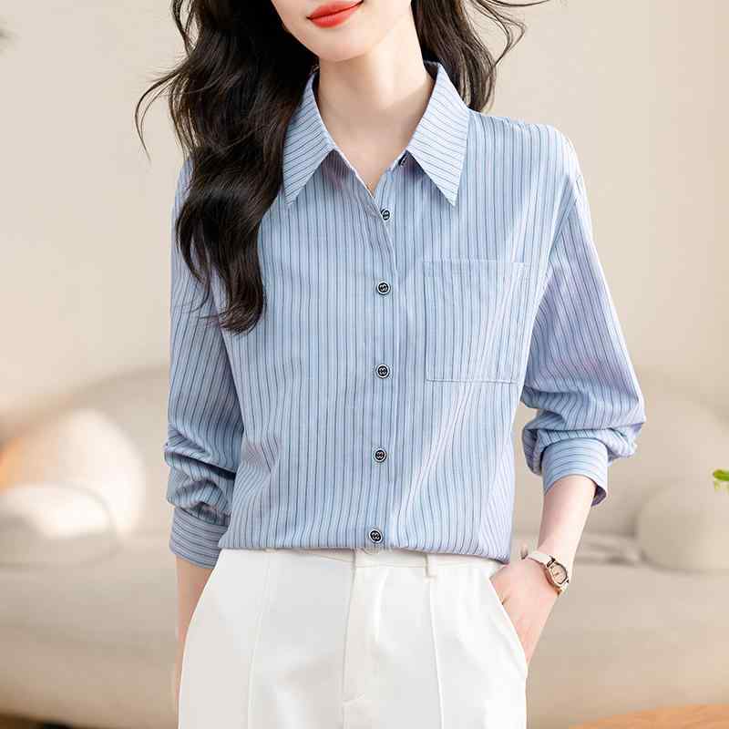 春 コーデ レディース ファッション オシャレ カワイイ シンプル きれいめ ナチュラル 上品カジュアル 婦人服 通勤ウェア シャツ フレンチ 青 白 ストライプ トップス