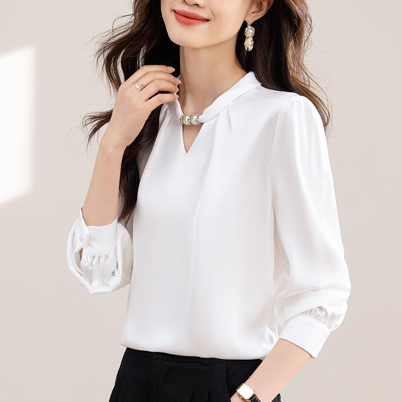 春 コーデ レディース ファッション オシャレ カワイイ シンプル きれいめ ナチュラル 上品カジュアル 婦人服 ホワイト シャツ 通勤ウェア 上着 OL