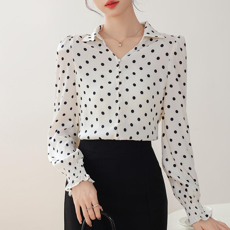 春 コーデ レディース ファッション オシャレ カワイイ シンプル きれいめ ナチュラル 上品カジュアル 婦人服 Vネック シャツ ハイエンド 通勤ウェア インナートップ 長袖