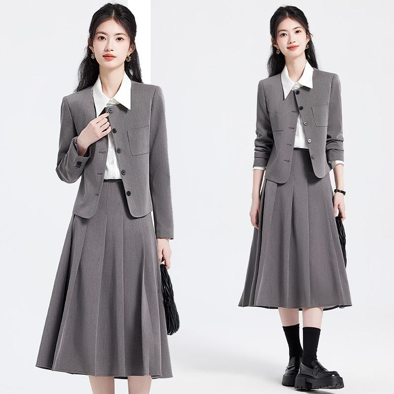 春 コーデ レディース ファッション オシャレ カワイイ シンプル きれいめ ナチュラル 上品カジュアル 婦人服 グレー スーツ スカート