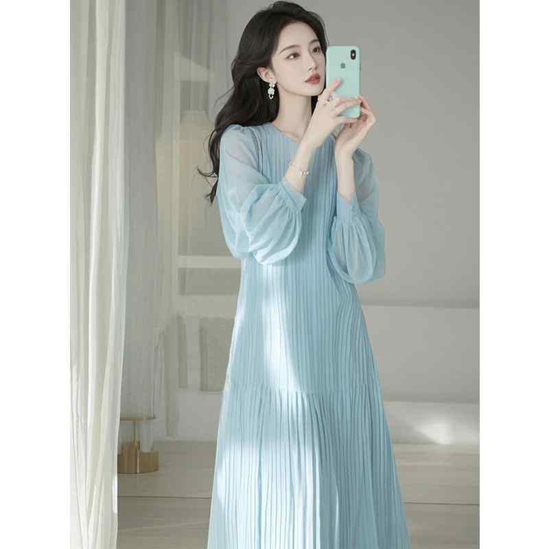 春 コーデ レディース ファッション オシャレ カワイイ シンプル きれいめ ナチュラル 上品カジュアル 婦人服 フレンチ ロング スカート ハイエンド 青 ドレス