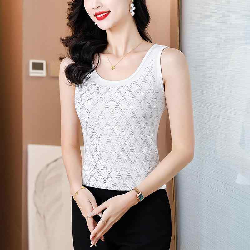 春 コーデ レディース ファッション オシャレ カワイイ シンプル きれいめ ナチュラル 上品カジュアル 婦人服 キャミソール ベスト ラインストーン インナー ノースリーブ トップス