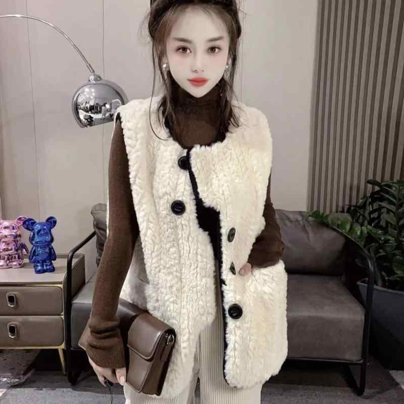 春 コーデ レディース ファッション オシャレ カワイイ シンプル きれいめ ナチュラル 上品カジュアル 婦人服 ソリッドカラー イミテーション ファー 単品 ベスト コート