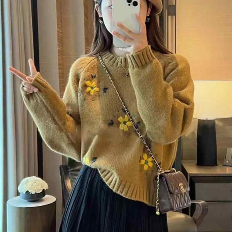 春 コーデ レディース ファッション オシャレ カワイイ シンプル きれいめ ナチュラル 上品カジュアル 婦人服 ラウンドネック プルオーバー 長袖 ニット セーター 通勤ウェア スリム トップス