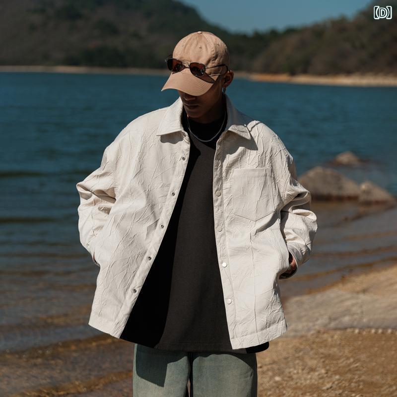 春 コーデ メンズ 用 服 シンプル ファッション オシャレ 大人 かっこいい 紳士服 ゆったり ジャケット プリーツ ワークウェア ホワイトダックダウン 秋 カジュアル 通勤スタイル ね着コーデ ゆったりシルエット 軽アウター