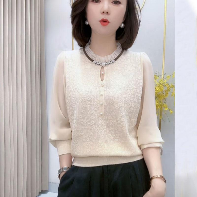 春 コーデ レディース ファッション オシャレ カワイイ シンプル きれいめ ナチュラル 上品カジュアル 婦人服 レース ビーズ ニット セーター レイヤリング シャツ パール 長袖 トップス