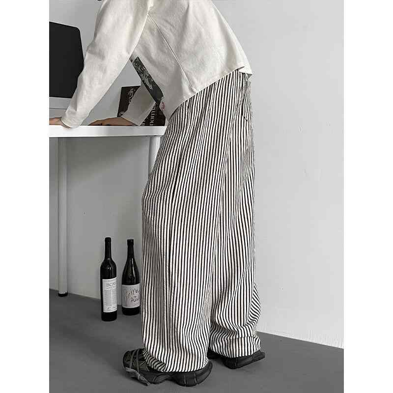 春 コーデ メンズ 用 服 シンプル ファッション オシャレ 大人 紳士服 アメリカン カジュアル ワイド 黒 白 ストライプパンツ カジュアル 通勤スタイル 重ね着コーデ ゆったりシルエット 快適フィット 動きやすい デイリー