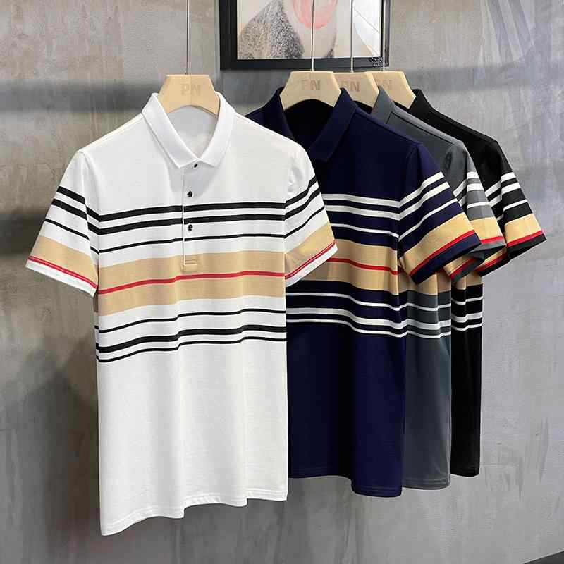 春 コーデ メンズ 用 服 シンプル ファッション オシャレ 大人 紳士服 カジュアル スリム 半袖 通気性 シャツ 夏 ストライプシャツ ポロシャツ カジュアル 通勤スタイル 重ね着コーデ ゆったりシルエット さらっと着 普段使い