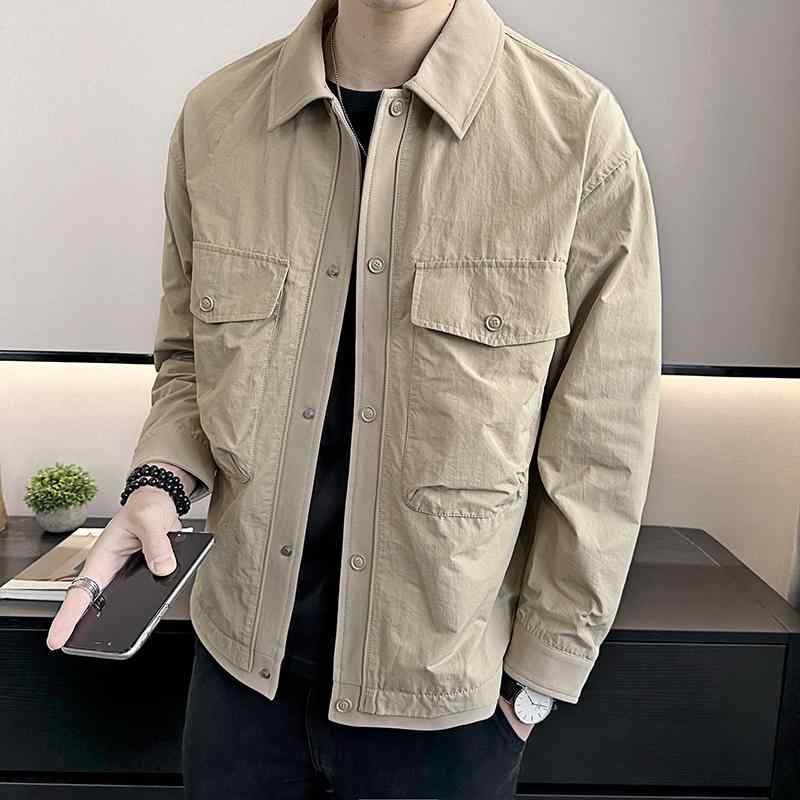 春 コーデ メンズ 用 服 シンプル ファッション オシャレ 大人 かっこいい 紳士服 アメリカン アウトドア カジュアル 長袖 ジャケット クラシック ワークシャツ カジュアル 通勤スタイル 重ね着コーデ ゆったりシルエット 軽アウター