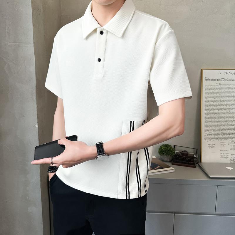 春 コーデ メンズ 用 服 シンプル ファッション オシャレ 大人 かっこいい 紳士服 半袖 シャツ ストライプ ポロシャツ カジュアル 通勤スタイル 重ね着コーデ ゆったりシルエット さらっと着 普段使い