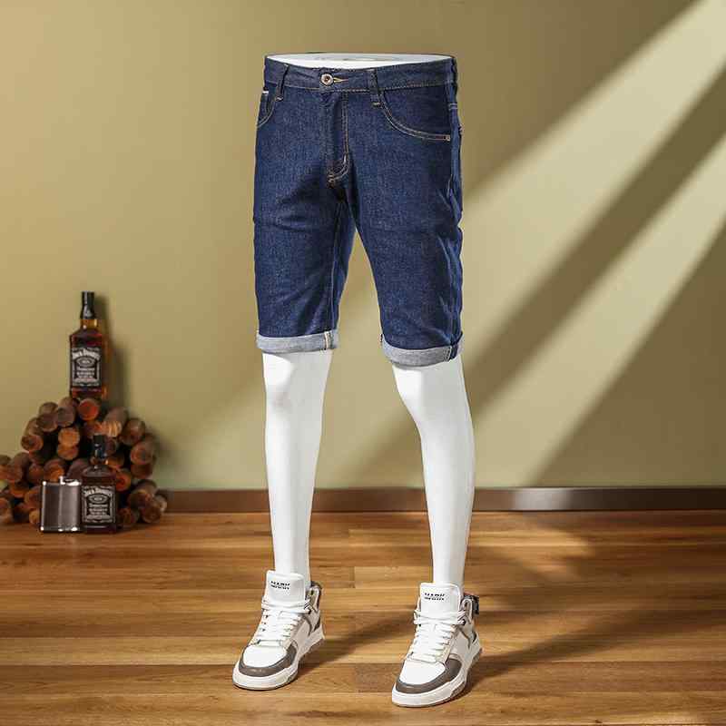 春 コーデ メンズ 用 服 シンプル ファッション オシャレ 大人 かっこいい 紳士服 五分丈 ダーク 夏 デニムパンツ カジュアル 通勤スタイル 重ね着コーデ ゆったりシルエット 快適フィット 動きやすい デイリー