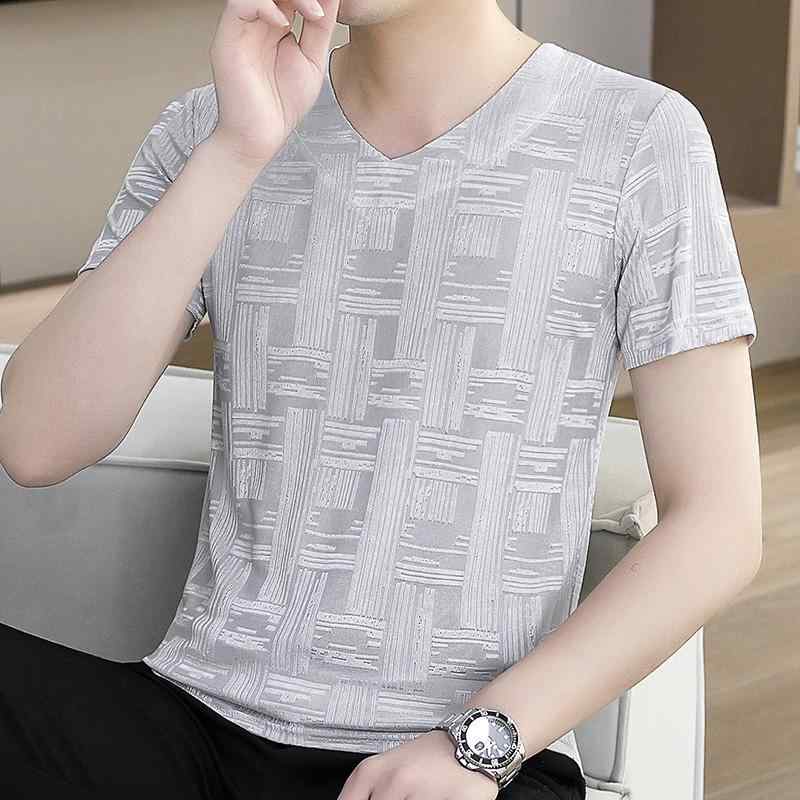 春 コーデ メンズ 用 服 シンプル ファッション オシャレ 大人 かっこいい 紳士服 カジュアル 半袖 Vネック シャツ 無地 スリムフィット 夏 カジュアル 通勤スタイル 重ね着コーデ ゆったりシルエット さらっと着 普段使い