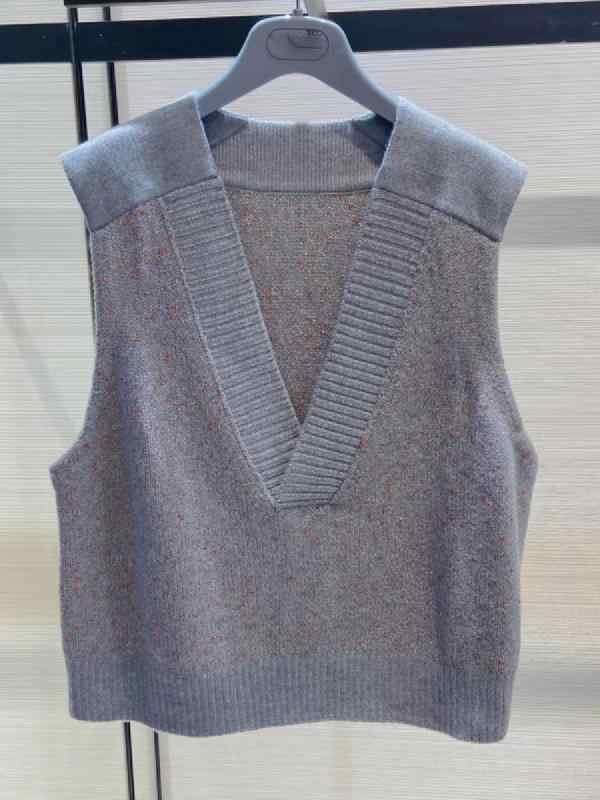 春 コーデ レディース ファッション オシャレ カワイイ シンプル きれいめ ナチュラル 上品カジュアル 婦人服 ホワイト カラー 衣装 ノースリーブニット ベスト トップス