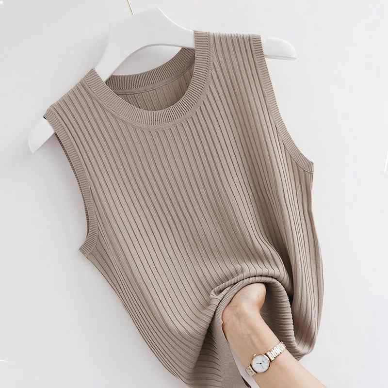 春 コーデ レディース ファッション オシャレ カワイイ シンプル きれいめ ナチュラル 上品カジュアル 婦人服 キャミソール 夏 ラウンドネック スリム ノースリーブニット レイヤリング シャツ トップス