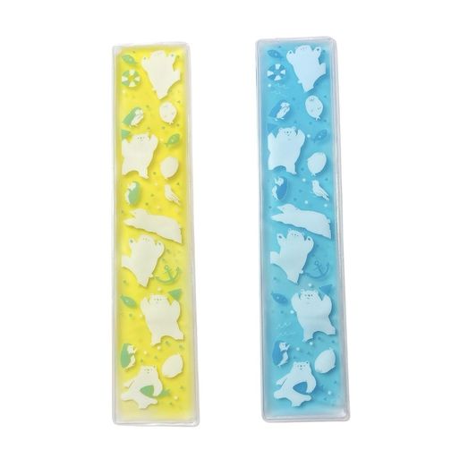 セット内容: ブルーx1点、イエローx1点(計2点セット) 外装サイズ: 約5cm x 24.5cm(1枚あたり) 材質: 表地/塩化ビニル樹脂、内容物/カルボキシメチルセルロース・グリセリン・精製水 特徴: 凍らせても固まらないソフトタイプ、アニマル総柄 原産国: 中国