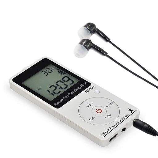 【ワイドFM/AM携帯ラジオ】FM:60-108MHZ AM:522-1710 KHZ(9KHZ) 520-1710KHZ(10KHZ)高感度受信、幅広い受信範囲で日本国内だけではなく、海外旅行や海外出張に行ってもその国のラジオを受信できます。現地のラジオを聞いてるだけで海外情緒を満喫できます。 ラジオ周波数を調整し、好きなチャンネルを聞くことができます。いつでもどこでもラジオやニュースを聞くことができます。 【歩数計つきのスポーツ用ラジオ】歩数計が搭載されており、ランニングしながら走行距離、消費カロリー計算も可能!FM放送可能で、歩数計モードに切り替えて、FMラジオを聴きながら、歩行時のデータを記録できます,データ情報はLCD画面に表示されます。 【大容量で連続使用時間が長い】500MAHのリチウム電池を採用、約2.5時間充電して、約12時間(中程度の音量)連続使用できます!高音質で音量が調整可能なイヤホンを付属して、自分でステレオサウンドを聞いて、お周りの他の人に邪魔しません。更に、オーディオケーブルを付属して、ラジオをスピーカーに接続して、外部スピーカーとして便利に使用可能です。
