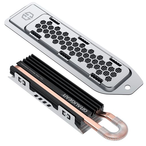【PS5 NVMe SSDヒートシンク】押し出しアルミニウムヒートシンクを備えたM.2 SSDダストカバーは、PlayStation 5に適合し、拡張ストレージスロットに取り付けられたSSDの熱性能を向上させるように設計されています。金属カバーはPS5の拡張スロットに完全にフィットし、ダストフィルター、銅製ヒートパイプ、アルミニウム合金のプレートフィンデザインを備えています。 SSDヒートシンクの熱放散が優れているほど、PS5 M.2 SSDドライブの耐久性が高くなります。 【放熱カバー】カバーの通気孔により、最高の熱伝導効率を確保し、M.2 SSDからの熱を最大45%削減します。 銅製ヒートパイプやアルミフィンと組み合わせることで、より優れた放熱性能を実現。 【銅ヒートパイプ】銅ヒートパイプは、DTH(ダイレクトタッチヒート)を使用することで最大の冷却性能を発揮します。 その平らな機械加工面はSSDに均一に接触し、非常に高速に熱を伝導します。 【M.2 2280 NVMe SSD】M.2 2280 NVMe SSDの片面、両面に対応。
