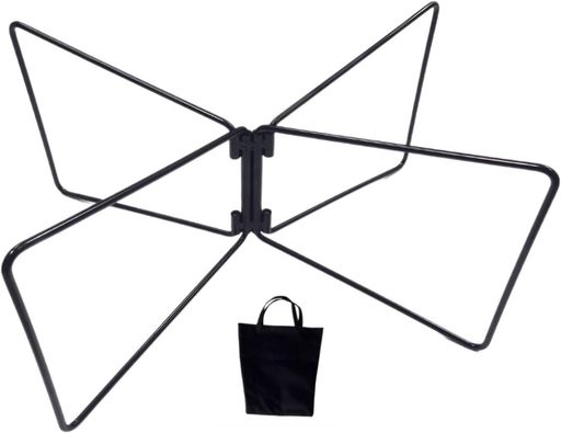 【仕様】商品名:クーラーボックス スタンド;サイズ:50*22cm;重さ:約350g;材質:スチール;カラー:ブラック 収納ケース付き 【高品質のスチール素材】厳選された高品質の鋼材で作られたクーラーボックススタンドで、強くて耐久性があり、さまざまな過酷な条件で使用できます。キャンプ以外にも、自宅の庭、釣り、BBQなど様々なシーンでご使用いただけます。 【安定と軽量】主体のフレームは十字型なので安定していてぐらつきにくく、最大耐荷重は100kgに達します。50リットルのアルミ箱にも耐えられます。他にもテーブルやバケツなど様々なアイテムを置くことができます。それと同時に、全体の重さはわずか350gで、折りたたんで収納できるので、持ち運びや旅行にもとても便利です。直接手で持ち運ぶこともできます。 【防汚・防湿・断熱】アウトドアの環境でボックスを地面に直接置くと、擦れや傷が生じ、汚れもつきやすいのです。それを防ぐために、ボックスをこのスタンドに置くと、ボックスの損傷と汚れを効果的に防ぐことができます。さらに、地面からの湿気と熱を隔離して、ボックス内のアイテムへの影響を防ぐこともできます。
