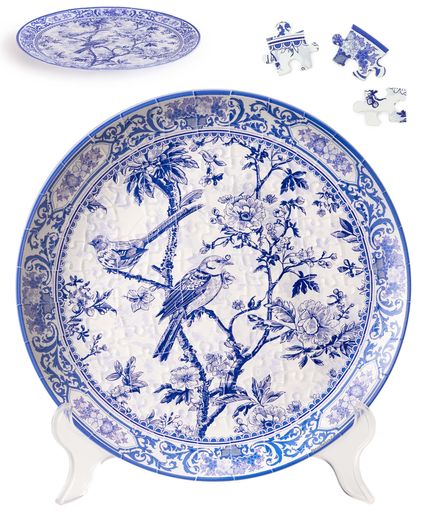 【創造性と実用性】パズルの楽しさとアートの美しさを兼ね備えた一品です。完成後は美しい飾り皿として、インテリアの中心に。展示台と掛けフックが付属しており、簡単にどんな空間にも調和します。 【プラスチック製のピース】耐久性抜群、鮮やかな発色、そしてしっかりと繋がるピース同士はプラスチック製ならではの特徴です。糊付けが不要で手軽に組み立てられます。 【多様なデザイン】クラシックな名画からモダンなクリエイティブイラストまで、多様なデザインが揃い、どんな趣味や嗜好にも応えます。パズルとしての楽しさだけでなく、完成品として空間を彩る芸術性も魅力です。 【贈り物にも最適】飾り皿パズルは、「幸福」や「シェア」の象徴。新年、誕生日、記念日、節句、恋人の日、母の日、パーティーの贈り物として、特別な気持ちを伝えるのにぴったりです。完成した作品は、訪問客とその美しさを共有することもできます。 【安心のサポート】PieceRelaxでは、パズルピースの不足や紛失の際も、無料で交換対応いたします。ストレスなく、最後まで楽しいパズル体験をお楽しみいただけます。