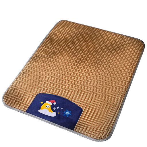 【サイズ情報 】S:45*35cm M:60*50cm L:75*60cm XL:90*70cm 2XL:120*90cm 適用対象:全種類の猫、小型犬、中型犬、大型犬、子犬、子猫など幅広くご使用できます。 【天然素材】ペット用ベットは縫い目が細くて縫製は丈夫です。噛んでも破れにくいです。ニオイもなく、舐めても安心。大切な家族の安全が第一。だから、デザインだけではなく、有害物質を含まないなど、素材にもこだわっています。可愛いご家族(犬猫)とご一緒の皆さま!天然素材の優しい寝心地をぜひ試してあげてください。良い睡眠は健康の素。 【通気性抜群】猫兼用夏暑さ対策品として大人気。爽やかな素材を採用して、接触すると涼感冷感が感じられる、とても涼しく気持ちいいです。生地は通気性抜群で長時間寝てても蒸れずに快適に爽やかに過ごせます。 【滑り止め付き】裏面はズレにくいすべり止め加工。しっかりと床に吸着し、ダッシュして走り回ったり、ボール遊びをしたりしても滑らなくて安心です。ツルッと滑るフローリングにピタッと敷くだけで、足腰の負担を軽減。フローリングで大暴走して遊ぶことが多かったワンコ・にゃんこの体に優しいカーペットです。