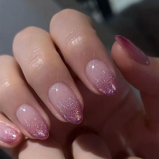 24PCS女性のショートプレスオンネイルフランスチップアーモンドシェイプ偽ネイルグ...