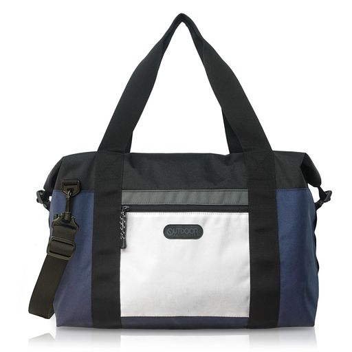 サイズ:タテ36xヨコ44xマチ17cm 容量:30L 素材:ポリエステル ポケットの数:5(外側1/内側4) サイドフック&amp;ループで5段階のサイズ調節が可能