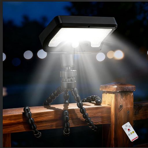 【新世代92個の高輝度LED・3色調光・70m2広範囲照明】92個の超高輝度LEDを採用し、600ルーメンの明るさと7500Kの昼白色光を実現。3色調光可能で、ライトヘッドは360°回転・上下45°調整が可能。約120°の広照射角で最大70平方メートルを広く明るく照らします。高感度人感センサー(感知距離3-5m/角度100°)搭載で、防犯、避難、省エネなど多様なシーンで活躍。タコ型ホルダーによる多彩な取り付け方法で、あらゆる角度に自在に設置できます。 【360°回転ヘッド・自在に曲がるホルダー・簡単設置】ライトヘッドの360°回転と、自由に曲げられるタコ型ホルダーにより、凹凸のある壁面、柵、木の枝、フェンス、柱など、あらゆる場所に簡単に設置可能。お客様のニーズに合わせて光の向きとセンサーの角度を最適化でき、3-5m・100°の感知範囲を最大化。庭園、玄関、アプローチなど、暗い夜道の帰宅も安心な照明を提供します。【ご設置時は以下の点にご注意ください:ソーラーパネルは日当たりが良く、1日4~6時間以上直射日光が当たる場所に向けて設置してください。火源の近くや、夜間に強い光が当たる場所には設置しないでください。