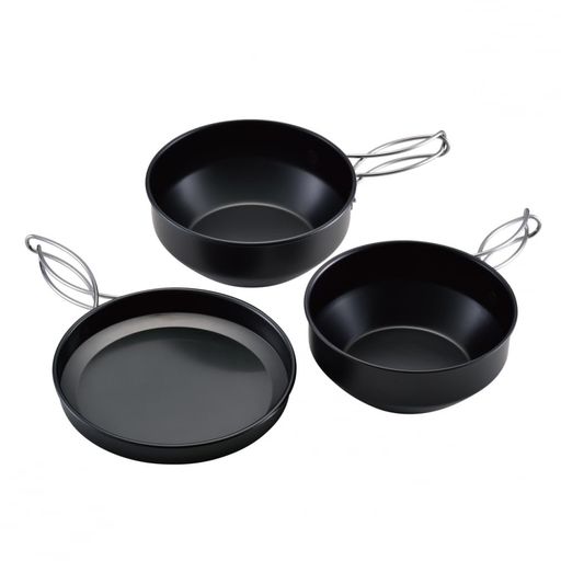 コンパクトで軽量なクッカー3点セット■サイズ:中鍋/ ( 約 ) 直径13.3cmx深さ5.5cm小鍋/ ( 約 ) 直径12.4cmx深さ5.2cmフライパン/ ( 約 ) 直径14.2cmx深さ2.1cm収納サイズ/ ( 約 ) φ15x6.3 ( 高さ ) cm※製品によって仕上りサイズに多少の誤差がありますのでご了承下さい。■満水容量:中鍋/0.7L小鍋/0.55L■総重量:約215g■素材:本体/アルミニウム、アルマイト加工ハンドル/ステンレス鋼
