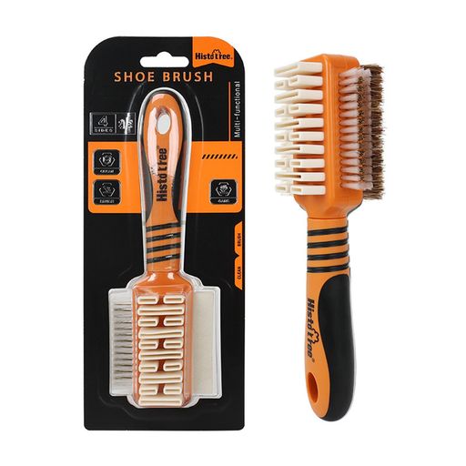 【革製品のお手入れはこのセットで完璧】革財布、ベルト、革靴、革ジャン、革ソファー、レザーバッグ、レザースニーカーなどの汚れ落とし、保湿、ツヤだしまでお手入れの全てがこのセット1つでできる、レザーケアセットです。 【人間工学に基づいた設計】人間工学に基づいた使いやすい設計を採用。木柄ブラシは長さの適度な重みと絶妙なバランスで疲れにくく、ハンドル付きブラシは握りやすい設計で細かい作業も快適に行えます。 【使い方は簡単!3ステップ】1.馬毛ブラシでホコリや汚れを払う。2.クロスに少量をとり、軽くこすりながら汚れを落とす。3.乾いたクロスで素早くこすれば余分なクリームがとれ、革本来の美しいツヤがよみがえります。別売りのキズ補修剤はるかに小さいレノベイティング カラー補修クリームはるかに大きいの伸ばし用、仕上げ用にもおすすめです。 【起毛革専用の毛質】スエード・ヌバック・ムートンなどの繊細な素材に最適な起毛革専用の毛質を採用しています。柔らかすぎず硬すぎない絶妙な硬さの毛を使用することで、大切な靴を傷めることなく、素材本来の風合いを保ちながら効果的にケアすることができます。