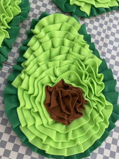 ペットの犬用おもちゃのスナッフルマット、グリーン、ブラウン,cute, avocado shape 41x30cm,green snuffle matx2