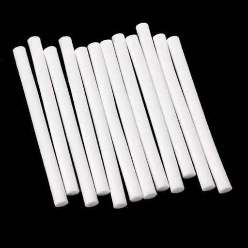 【加湿器 給水芯】サイズが14 cm / 5.5インチ、直径0.8 cm / 0.31インチ、(元給水芯が直径0.7cm~0.9cm以内、長さ15cm以内の卓上加湿器に適用可能) ※元給水芯のサイズを必ず事前に確認してからご購入ください。ハサミで簡単にカットできる素材、日常使用、オフィス、部屋、旅行などに十分な量の10個の白い綿の加湿器フィルター芯を入手できます。 【高品質の給水芯】加湿器専用綿棒フィルターは、優れた弾性、均一な細孔分布、強力な吸水および貯蔵容量、および優れた揮発安定性を備えています。高品質の給水芯で、ミストがさらに細かいです。 【高密度綿棒】フィルターコットン素材でできており、水に溶けず、付着しにくく、ほとんどの種類の香水、液体、その他の水溶剤をサポートし、加湿器の動作を向上させます。 【交換時期】3~6ヶ月(1日4時間使用した場合) ※使い方や、使用環境によって交換時期が早くなることもございます。加湿器の加湿量が減ってきたら、交換目安の期間に関わらず交換してみてください。 【使用方法】 1.給水芯を取り外します。 2.バネを入れます。 3.新しい給水芯を入れます。 4.蓋に取り付けます。