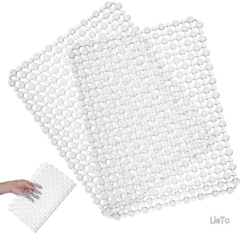 商品の特徴・【透明でキッチンの美観を損なわない】 透明度のPVC素材を採用。キッチンのインテリアや調理台の色を邪魔せず、清潔感のある空間を保ちます。クリアなデザインなので、圧迫感がなく、狭いキッチンでもスッキリと見せる水切りマットです。・【強力防滑＆食器の破損を徹底防止】 表面に特殊な滑り止め加工を施しており、濡れた食器やガラスコップもしっかりとホールドします。防滑性能に優れているため、シンク内での食器の滑りや衝撃を和らげ、大切な器を傷や破損から守るシンクマットとしても活躍します。・【水切れ抜群でカビ・ヌメリを抑制】 排水しやすい設計により、乾燥を早めてカビやヌメリの発生を抑えます。吸水性のない素材なので、布製のマットのように生乾きの臭いが気になることもありません。常に衛生的で、お掃除の手間を軽減する多機能マットです。・【215gの厚手設計＆自由自在にカット可能】 215gのしっかりとした厚みがあり、ズレにくく耐久性も抜群です。ハサミで簡単に自由カットできるため、ご自宅のシンクの形や排水口の位置、調理台のスペースに合わせて最適なサイズに調整してご使用いただけます。・【2枚セット 防水・多用途に使える万能マット】 防水性に優れ、洗碗マットとしてだけでなく、ペットの給餌マットや引き出し内の保護シートとしても最適です。汚れてもサッと拭くだけ、または丸洗いできるので、お手入れも非常に簡単で長くご愛用いただけます。お客様都合のキャンセルはお控えください。また他モールにて併売を行っており、Amazon 社のFBA マルチチャネルサービスを一部活用しております。梱包にAmazon ロゴの記載やAmazonの配達員が商品をお届け、また置き配になる可能性がございますので予めご了承ください。