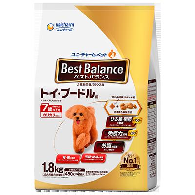 【注意事項】 ・メーカーの都合等により、パッケージ及び内容量、生産地、などが変更される場合がございます。ご了承ください。 ・当店では地球環境への配慮およびお手頃価格での商品の提供のため、簡易的な梱包とさせていただいております。 ・箱潰れなど、製品をご利用いただくのに問題がない場合の返品・交換対応はお受けできません ※期限のある商品について ・賞味期限や消費期限がある商品については、すべて期限まで2ヶ月以上のものを取り扱っております。個別のお問い合わせはご遠慮いただきますようお願い申し上げます。 ・期限が迫った商品は、別途アウトレット商品として販売させていただいております。 商品説明■　商品詳細●7歳以上のトイ・プードルに合わせた専用設計 ●ひざ・腰・関節の健康のために、グルコサミン・コンドロイチンを強化（※約150％） ●お腹の健康のために、オリゴ糖配合 ●消化性に配慮した原材料を配合 ●骨・歯の健康のために、カルシウム・リンをバランスよく調整 ●毛艶・皮膚の健康のためにオメガ6＆3脂肪酸をバランスよく調整 ●ビタミンE強化（※約200％）で、健康維持により免疫力維持をサポート ※ベストバランス　カリカリ仕立て　トイ・プードル用成犬用比 4520699676349■　原材料名穀類（トウモロコシ、小麦粉、パン粉、コーングルテンミール、玄米）、肉類（チキンミール、チキン、チキンエキス、ビーフミール、ポークミール）、魚介類（フィッシュミール、フィッシュエキス、小魚パウダー）、動物性油脂、豆類（大豆、大豆パウダー、大豆エキス）、野菜類（ビートパルプ、ニンジンパウダー、カボチャパウダー、ホウレンソウパウダー）、酵母、糖類（ショ糖、オリゴ糖）、ミネラル類（カルシウム、塩素、銅、鉄、ヨウ素、カリウム、ナトリウム、セレン、亜鉛）、ソルビトール、グリセリン、ビタミン類（A、B1、B2、B6、B12、D、E、K、コリン、パントテン酸、葉酸）、グルコサミン塩酸塩、pH調整剤、保存料(ソルビン酸K)、コンドロイチン硫酸、ミルクカルシウム、酸化防止剤（エリソルビン酸Na、ミックストコフェロール、ハーブエキス）■　メーカーユニ・チャーム■　広告文責ライフジェネレーション株式会社 TEL:06-6809-2484