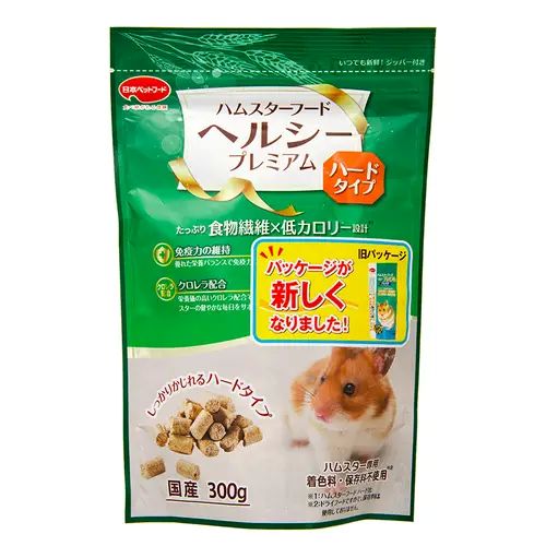 【注意事項】 ・メーカーの都合等により、パッケージ及び内容量、生産地、などが変更される場合がございます。ご了承ください。 ・当店では地球環境への配慮およびお手頃価格での商品の提供のため、簡易的な梱包とさせていただいております。 ・箱潰れなど、製品をご利用いただくのに問題がない場合の返品・交換対応はお受けできません ※期限のある商品について ・賞味期限や消費期限がある商品については、すべて期限まで2ヶ月以上のものを取り扱っております。個別のお問い合わせはご遠慮いただきますようお願い申し上げます。 ・期限が迫った商品は、別途アウトレット商品として販売させていただいております。 商品説明■　商品詳細各種栄養素をバランスよく加えたプレミアムフードです。 デリケートなハムスターの体調を健康な状態に整え、元気で活発に動き回るカラダを維持します。 国産クロレラ、乳酸菌、ビール酵母、植物エキスを配合しました。 4951761562015■　原産国日本■　メーカー日本ペットフード■　広告文責ライフジェネレーション株式会社 TEL:06-6809-2484■　原材料小麦粉、トウモロコシ、脱脂大豆、小麦ふすま、雑穀糠、フィッシュミール、ビートパルプ、植物性油脂、ビール酵母、クロレラ、殺菌乳酸菌末、オリゴ糖、ミネラル類(カルシウム、リン、ナトリウム、クロライド、鉄、銅、マンガン、亜鉛、ヨウ素、コバルト)、ビタミン類(A、B1、B2、B6、B12、D、E、K、ナイアシン、パントテン酸、ビオチン、葉酸、コリン)、ユッカ抽出物(植物エキス)、枯草菌、乳酸菌、アミノ酸類(メチオニン、リジン)