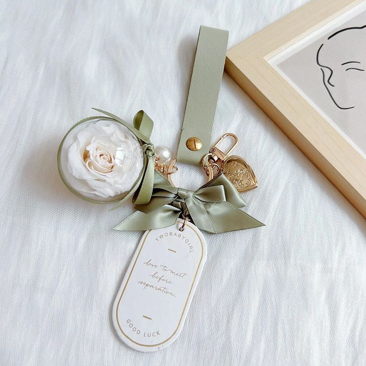 誕生日 入学 結婚祝い ホワイトデー プリザーブドフラワー キーホルダー 女性 退職祝い 妻 母の日のプレゼント人気 記念日 女の人 引越し祝い 敬老の日 彼女 人気 卒業 ギフト 女友達 プレゼント ひな祭り 贈り物 バレンタインデー 枯れない花