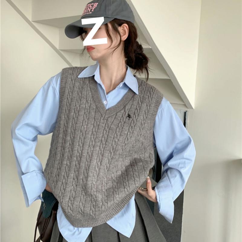T-Shirts - ニットベスト 重ね着 刺繍 レイヤード 学院風 かわいい グレー ざっくり編み レディース Vネック ゆったり トップス