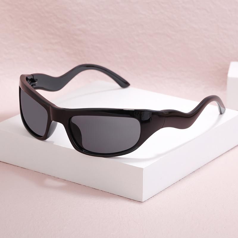 紫外線対策 サングラス 個性的 UV400 ドライブ おしゃれ アウトドア UVカット PC素材 Y2K スポーツ 春夏 欧米風 アイウェア ファッション 防風 イベント メンズ 異形