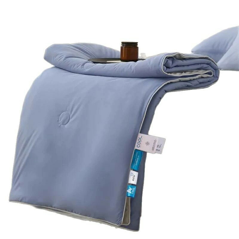 乐天商城 - 肌掛け布団 夏用 接触冷感 ひんやり リバーシブル シングル 洗える キルトケット 涼感 加工 アイスシルク 夏布団 冷房対策 暑さ対策 エアコン対策 丸洗いOK 吸湿速乾 通気性 軽量 おしゃれ シンプル 無地 寝具 快適 快眠 ブルー グレー モダン スタイリッシュ
